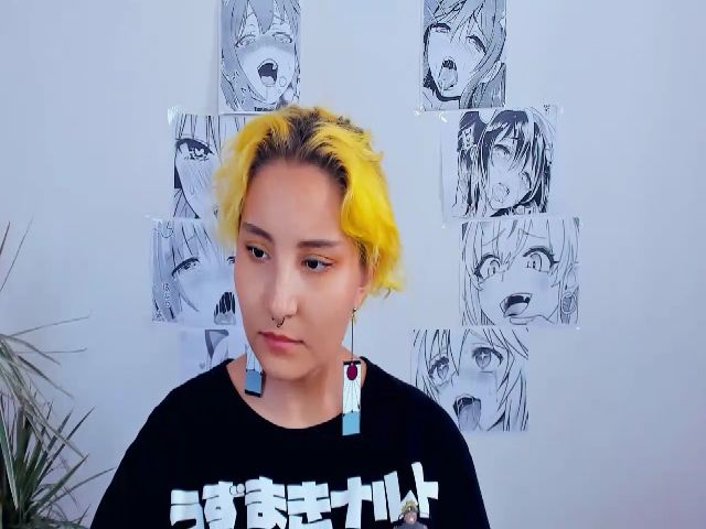 Live sex webcam photo for KarenIo #255299443