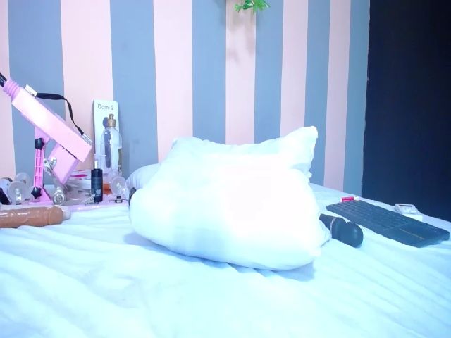 Live sex webcam photo for Aleja_10 #265174926