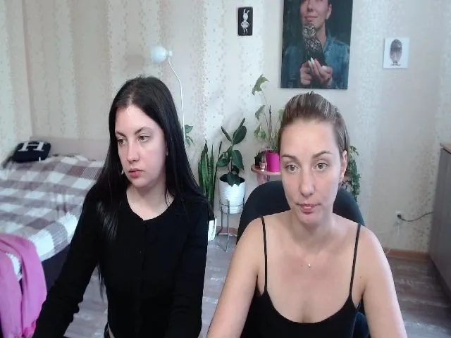 Live sex webcam photo for Emi_lywild #255855354