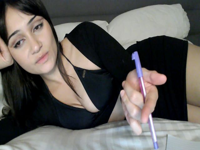 Live sex webcam photo for KleoBratra #256220745