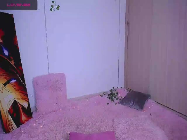 Live sex webcam photo for Aria_brown_ #257067719