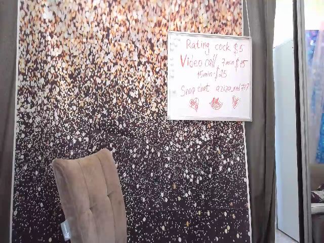 Live sex webcam photo for AzizaRed #253820758