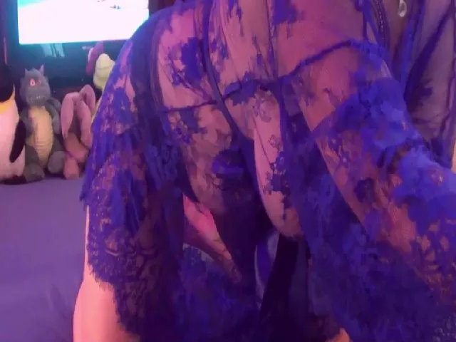 Live sex webcam photo for MoniCutex #253592656