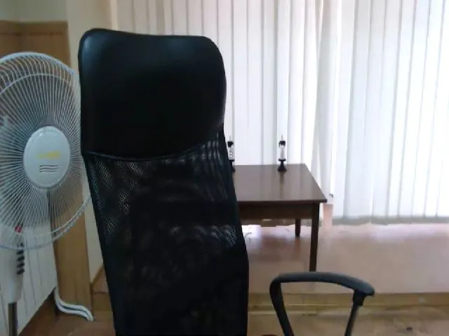 Live sex webcam photo for KalipsoHun #258053243