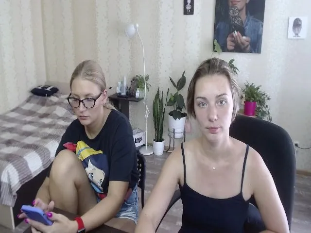 Live sex webcam photo for Emi_lywild #254483807