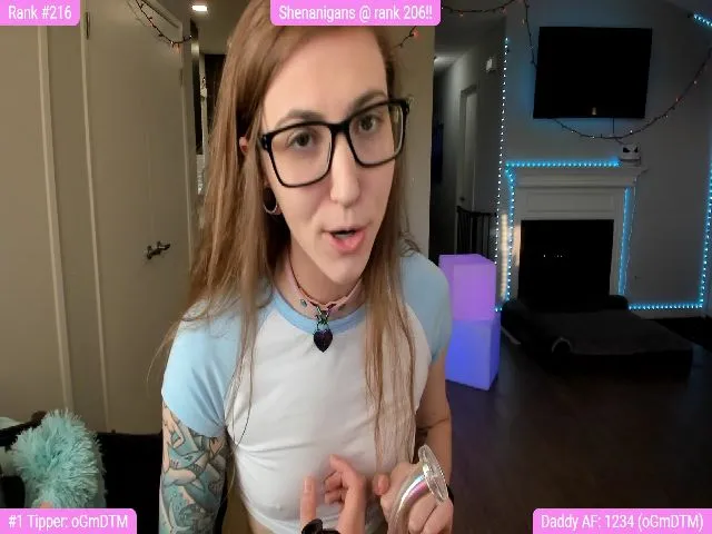 Live sex webcam photo for TheSharkQueen #260362602