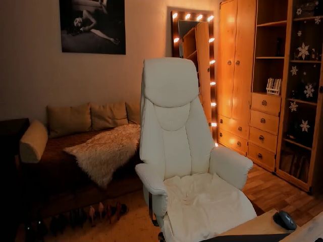 Live sex webcam photo for MariaPerfect #258954000