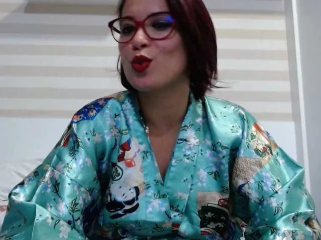 Live sex webcam photo for Leeloo-xx #241360917