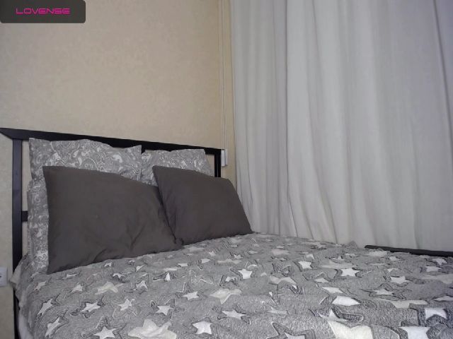 Live sex webcam photo for MiaSplit #253577601