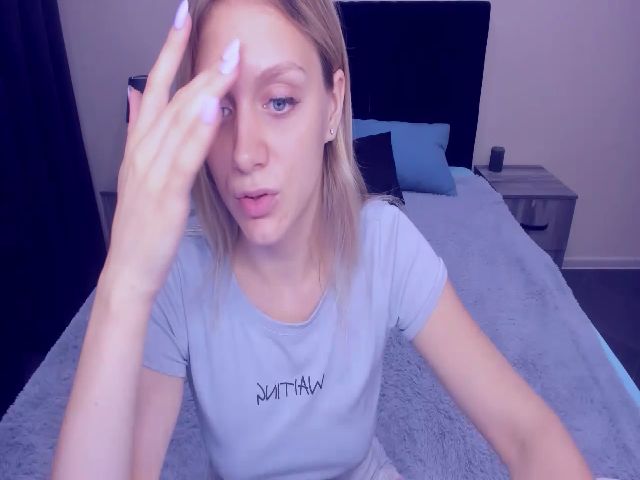 Live sex webcam photo for MeganKind #264170677