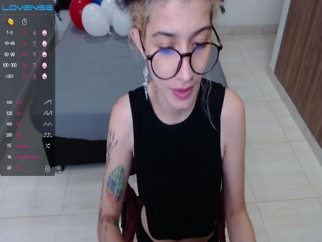 Live sex webcam photo for Myzore #261074874