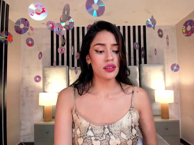 Live sex webcam photo for MayaRivera #247328849
