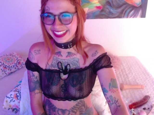 Live sex webcam photo for AliciaLodge #241323224