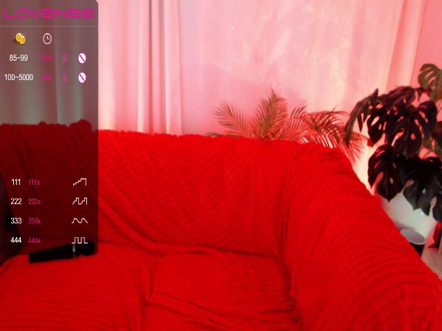 Live sex webcam photo for MinaMosss #260718931