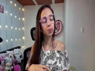 Live sex webcam photo for Aliicia #252029533