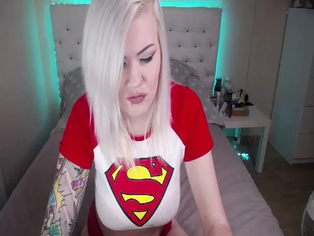 Live sex webcam photo for PrettyOne4You #258388996