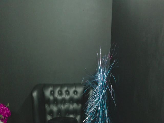 Live sex webcam photo for samantasmithh #264803474