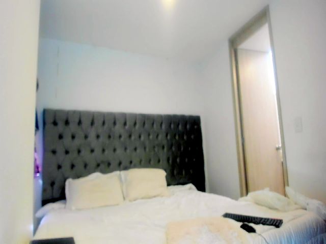 Live sex webcam photo for Afro__Goddess #261433998