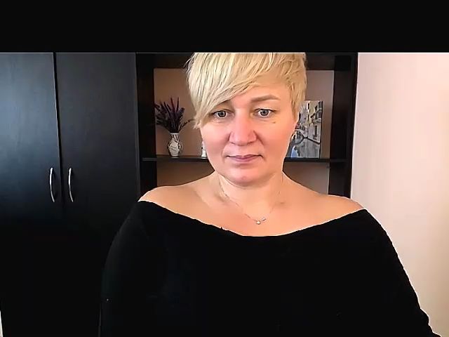 Live sex webcam photo for KailyMey #264289445