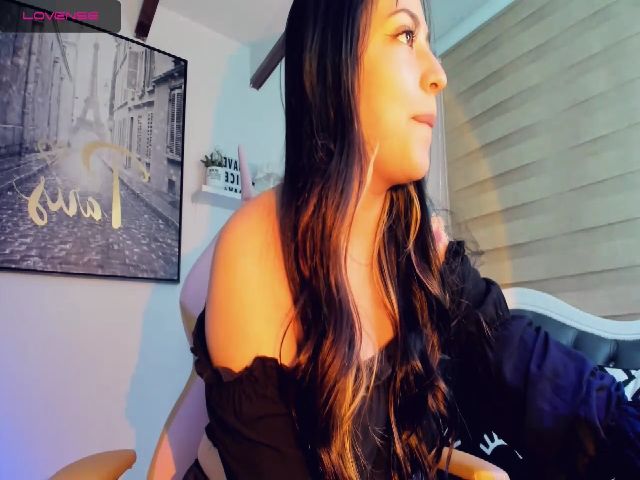 Live sex webcam photo for JuliArango #255584205