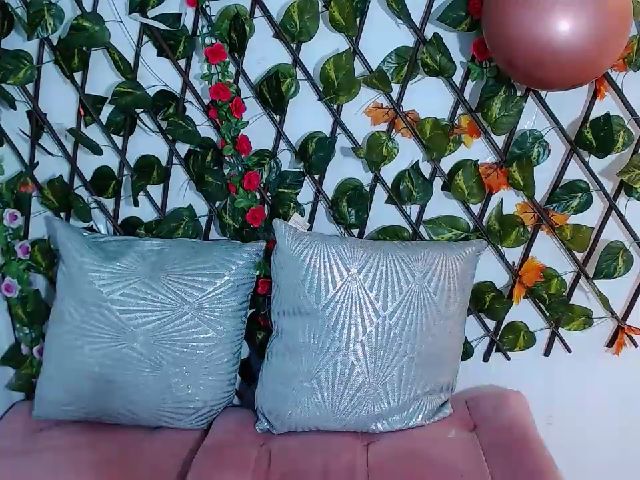 Live sex webcam photo for Hanna_becker #258261163