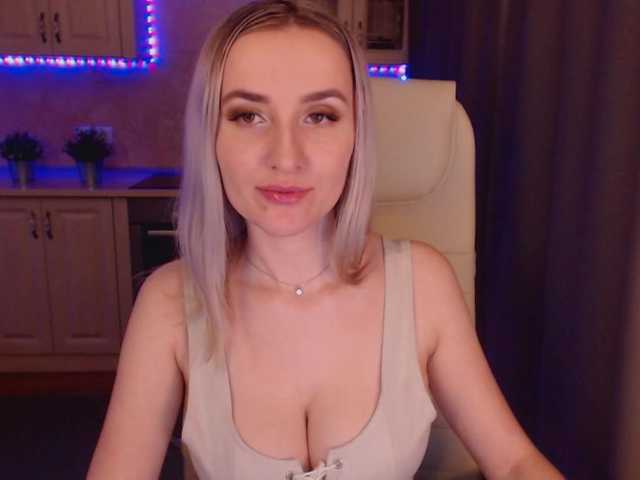 Live sex webcam photo for Alina-Lovely #241329039