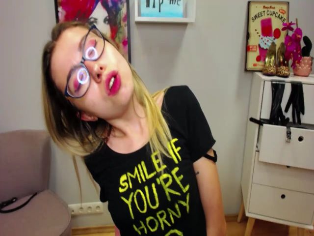 Live sex webcam photo for HeidiFLOWER #255321618