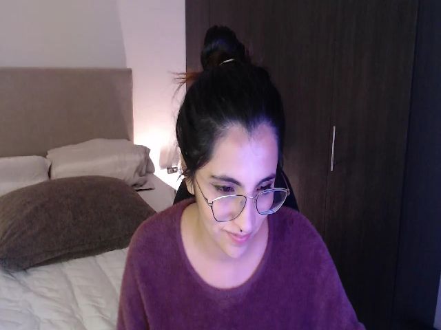 Live sex webcam photo for Amelie_moon_ #253657207