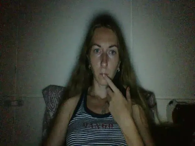 Live sex webcam photo for CheelyWilly #258301357