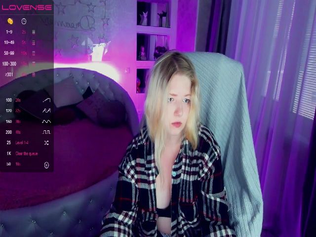 Live sex webcam photo for TinkerrBelll #255800034