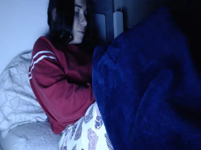 Live sex webcam photo for Joanne7 #261829664