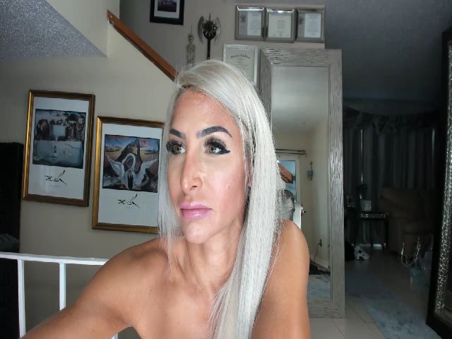 Live sex webcam photo for ADRIANA_FOX #256903114