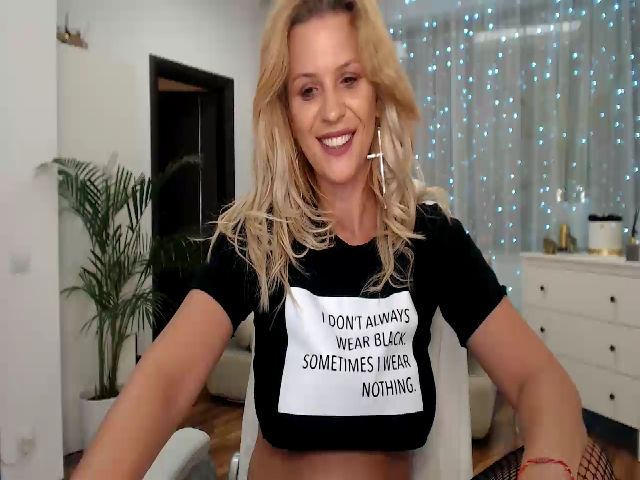 Live sex webcam photo for ElyNotYourGf #263966281