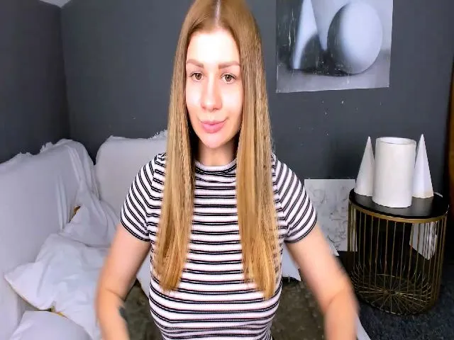 Live sex webcam photo for JuicyHelenX #252512365