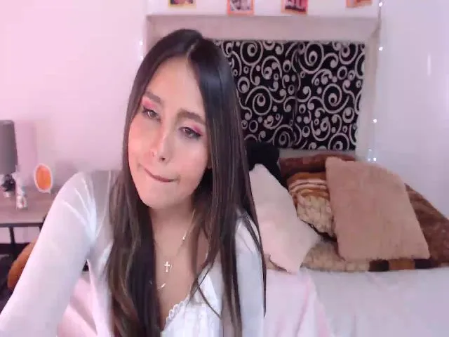 Live sex webcam photo for Litlecapricex #254856395