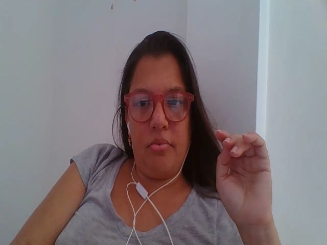 Live sex webcam photo for SweetLola01 #255123122