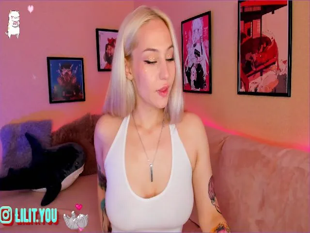 Live sex webcam photo for Li_Amber #262145647