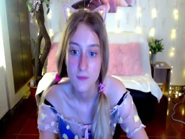 Live sex webcam photo for LinaRum__ #255296388