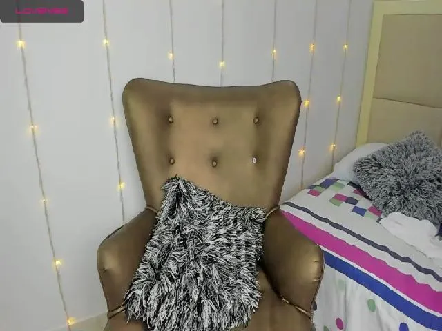 Live sex webcam photo for Violeth_96_ #258533505