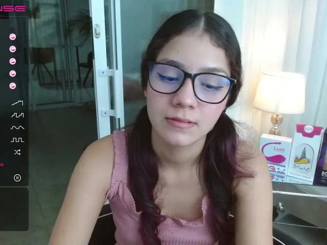 Live sex webcam photo for UBittersweet #241418465