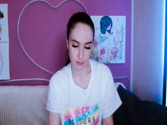 Live sex webcam photo for Lilly_Shine #254686231