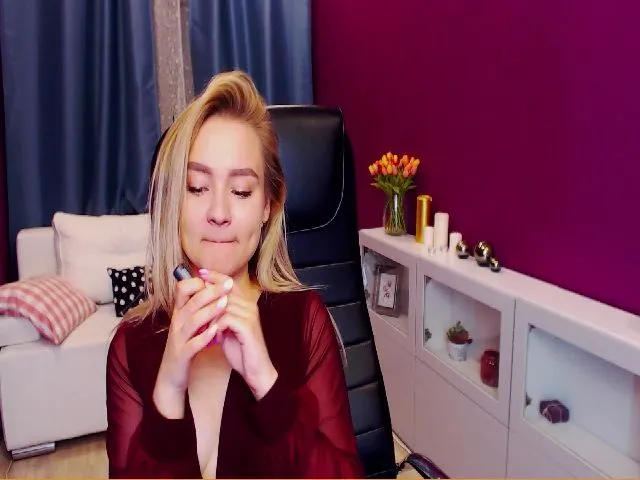 Live sex webcam photo for Kara_Smith #260243888