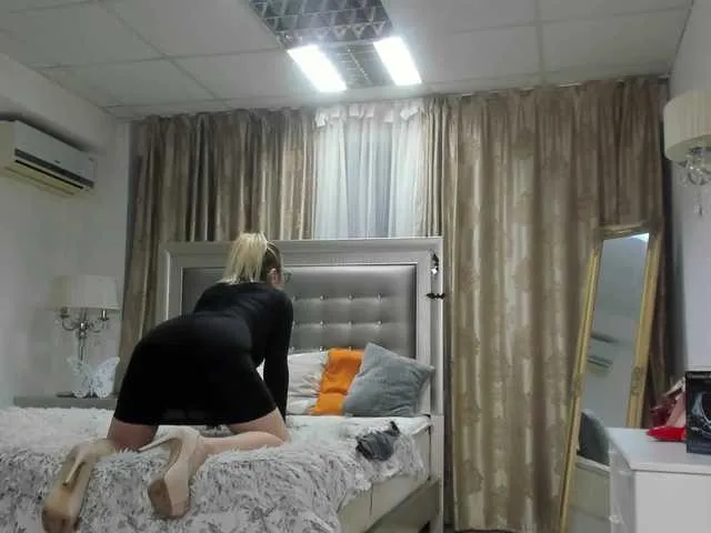 Live sex webcam photo for freyyaamore #241092711