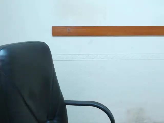 Live sex webcam photo for Miss_Vivian #258762183