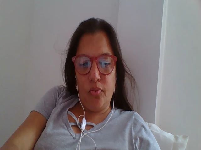 Live sex webcam photo for SweetLola01 #253455554