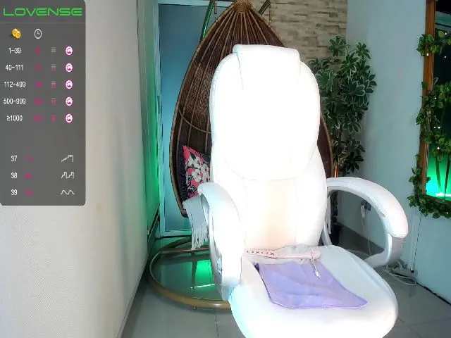 Live sex webcam photo for AiriKim #253628870
