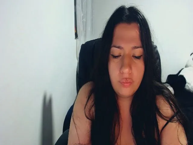 Live sex webcam photo for Hela_one #255540843