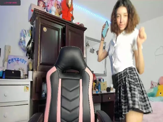 Live sex webcam photo for Cherrycute666 #254961763