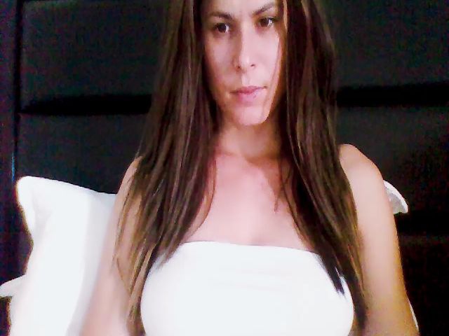 Live sex webcam photo for Isa__ #258074976