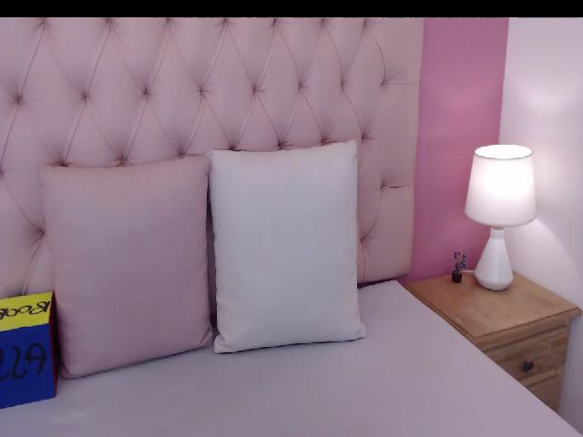 Live sex webcam photo for Keyra_R #259353675